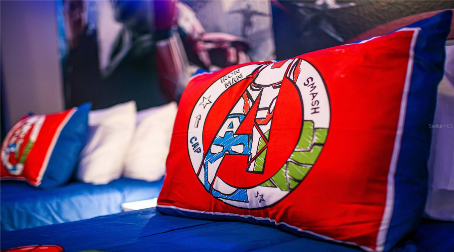 DAVENPORT, Florida 33837, 5 Bedrooms Bedrooms, ,5 BathroomsBathrooms,Residential,For Sale,OAKMOSS,0,MFRO6388379