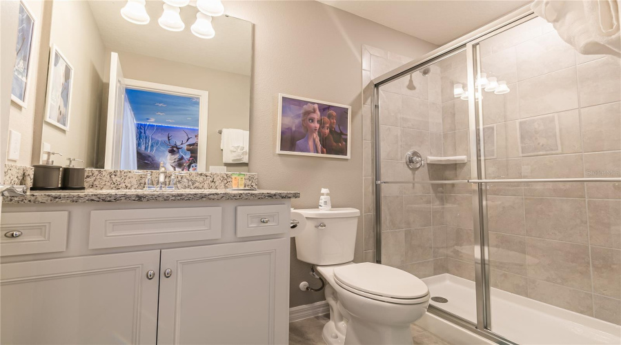 DAVENPORT, Florida 33837, 5 Bedrooms Bedrooms, ,5 BathroomsBathrooms,Residential,For Sale,OAKMOSS,0,MFRO6388379