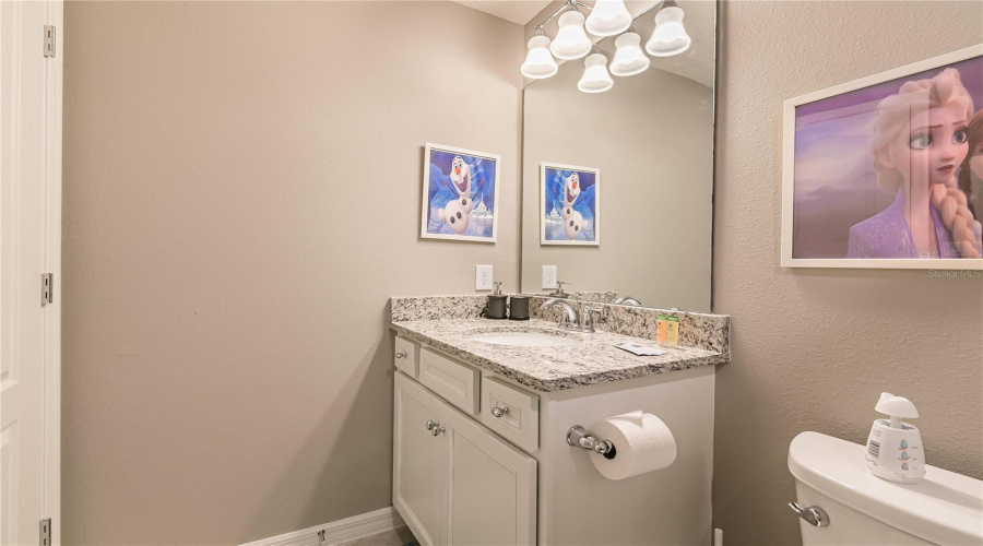 DAVENPORT, Florida 33837, 5 Bedrooms Bedrooms, ,5 BathroomsBathrooms,Residential,For Sale,OAKMOSS,0,MFRO6388379