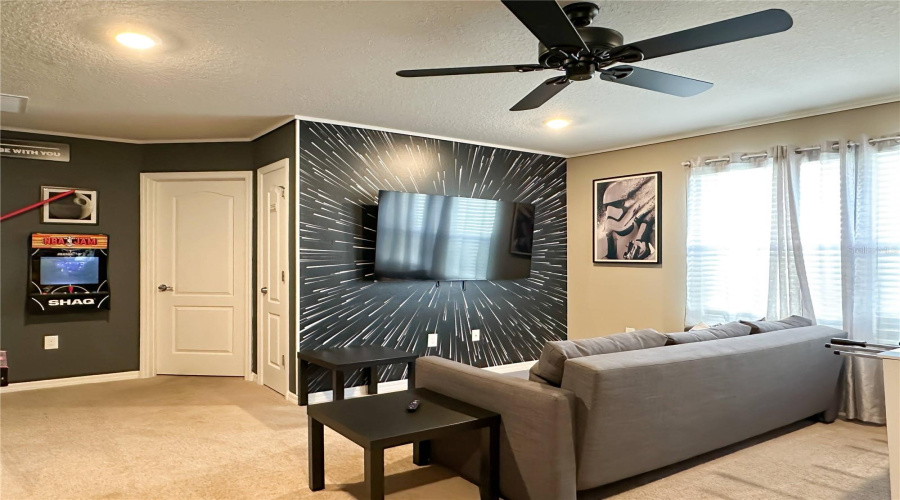 DAVENPORT, Florida 33837, 5 Bedrooms Bedrooms, ,5 BathroomsBathrooms,Residential,For Sale,OAKMOSS,0,MFRO6388379