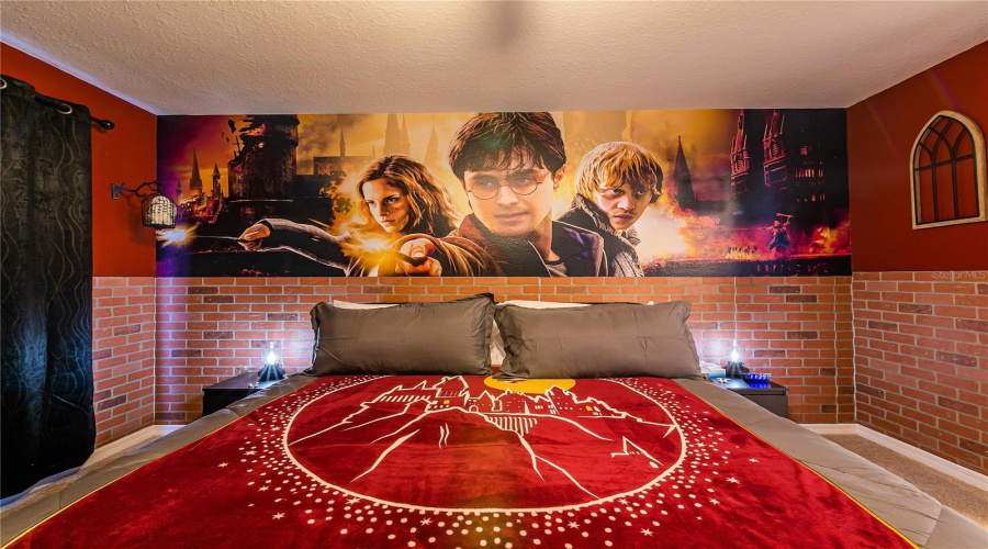 DAVENPORT, Florida 33837, 5 Bedrooms Bedrooms, ,5 BathroomsBathrooms,Residential,For Sale,OAKMOSS,0,MFRO6388379