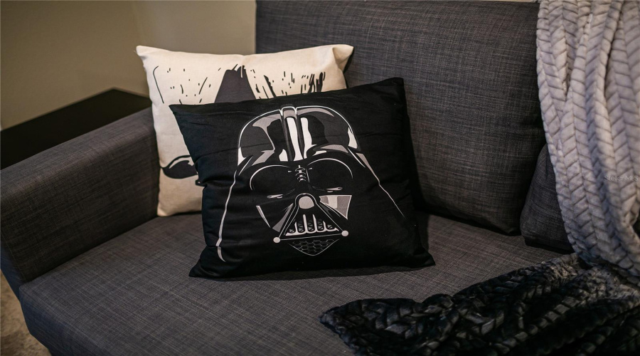 DAVENPORT, Florida 33837, 5 Bedrooms Bedrooms, ,5 BathroomsBathrooms,Residential,For Sale,OAKMOSS,0,MFRO6388379