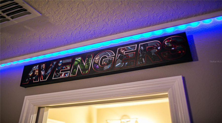 DAVENPORT, Florida 33837, 5 Bedrooms Bedrooms, ,5 BathroomsBathrooms,Residential,For Sale,OAKMOSS,0,MFRO6388379