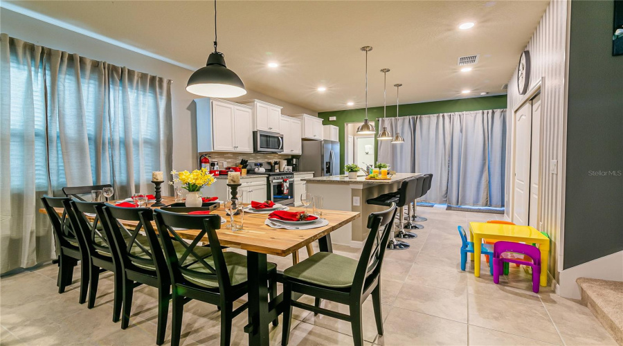 DAVENPORT, Florida 33837, 5 Bedrooms Bedrooms, ,5 BathroomsBathrooms,Residential,For Sale,OAKMOSS,0,MFRO6388379