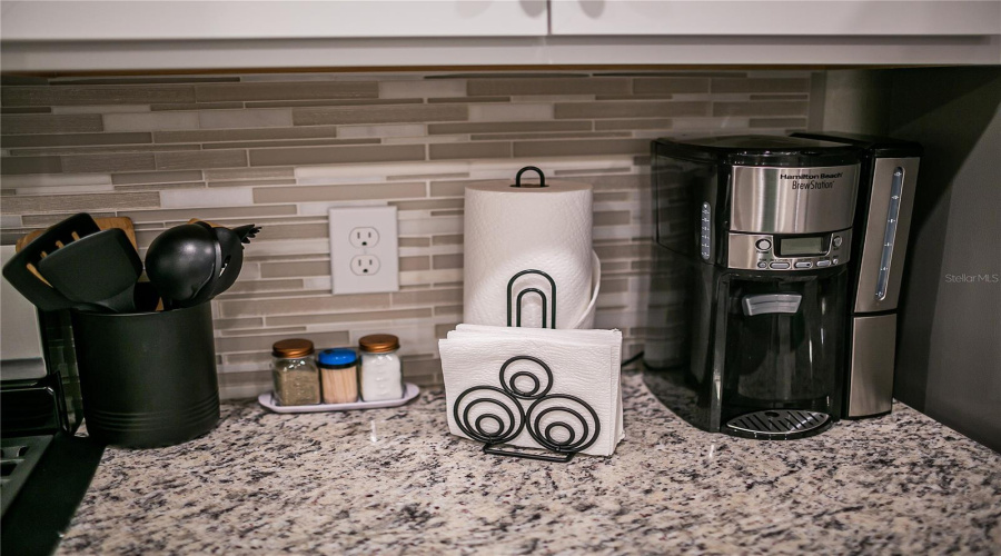 DAVENPORT, Florida 33837, 5 Bedrooms Bedrooms, ,5 BathroomsBathrooms,Residential,For Sale,OAKMOSS,0,MFRO6388379