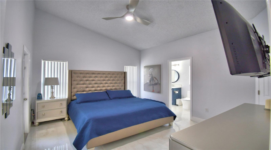 DAVENPORT, Florida 33837, 4 Bedrooms Bedrooms, ,3 BathroomsBathrooms,Residential,For Sale,TIVOLI,0,MFRO6384560