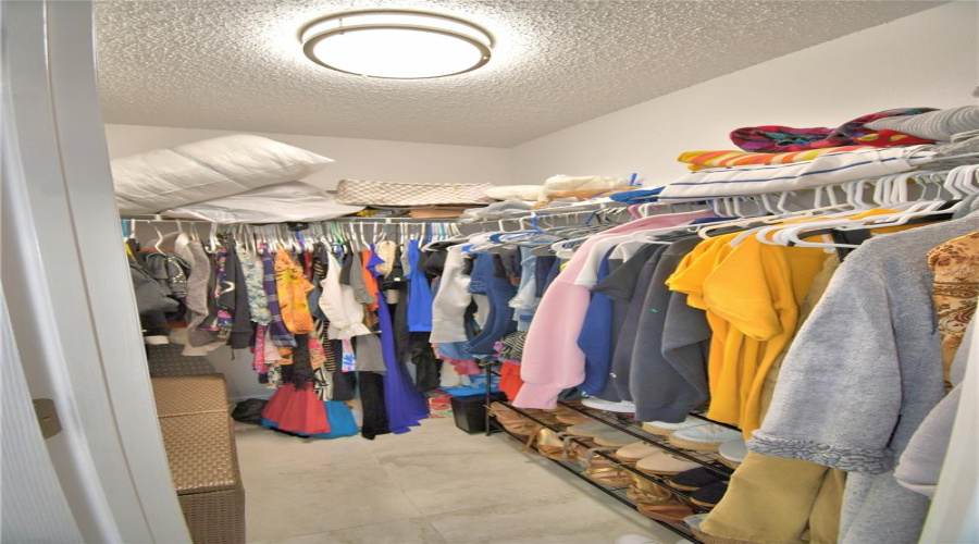 DAVENPORT, Florida 33837, 4 Bedrooms Bedrooms, ,3 BathroomsBathrooms,Residential,For Sale,TIVOLI,0,MFRO6384560