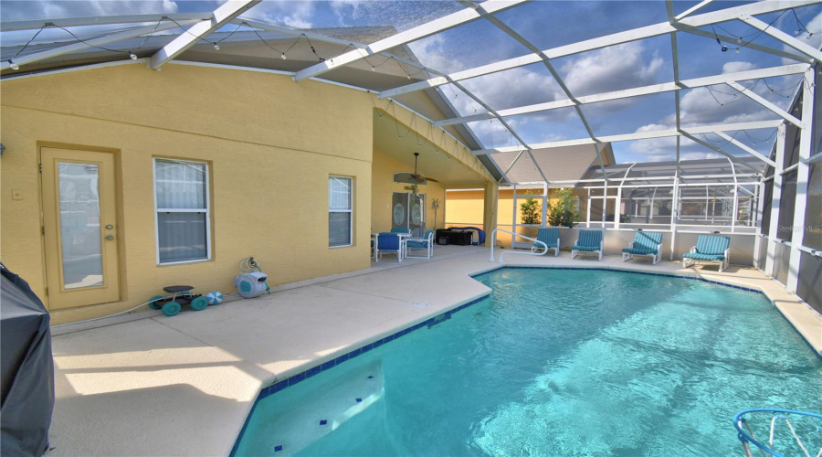 DAVENPORT, Florida 33837, 4 Bedrooms Bedrooms, ,3 BathroomsBathrooms,Residential,For Sale,TIVOLI,0,MFRO6384560
