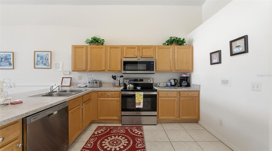 KISSIMMEE, Florida 34747, 5 Bedrooms Bedrooms, ,3 BathroomsBathrooms,Residential,For Sale,SUNRISE KEY,0,MFRTB8458096