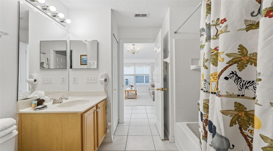 KISSIMMEE, Florida 34747, 5 Bedrooms Bedrooms, ,3 BathroomsBathrooms,Residential,For Sale,SUNRISE KEY,0,MFRTB8458096