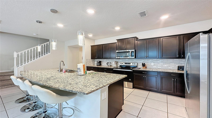 DAVENPORT, Florida 33897, 5 Bedrooms Bedrooms, ,4 BathroomsBathrooms,Residential,For Sale,LAVA TREE,0,MFRS5144197