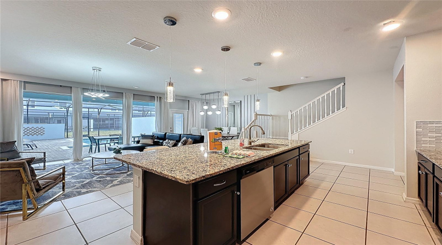 DAVENPORT, Florida 33897, 5 Bedrooms Bedrooms, ,4 BathroomsBathrooms,Residential,For Sale,LAVA TREE,0,MFRS5144197