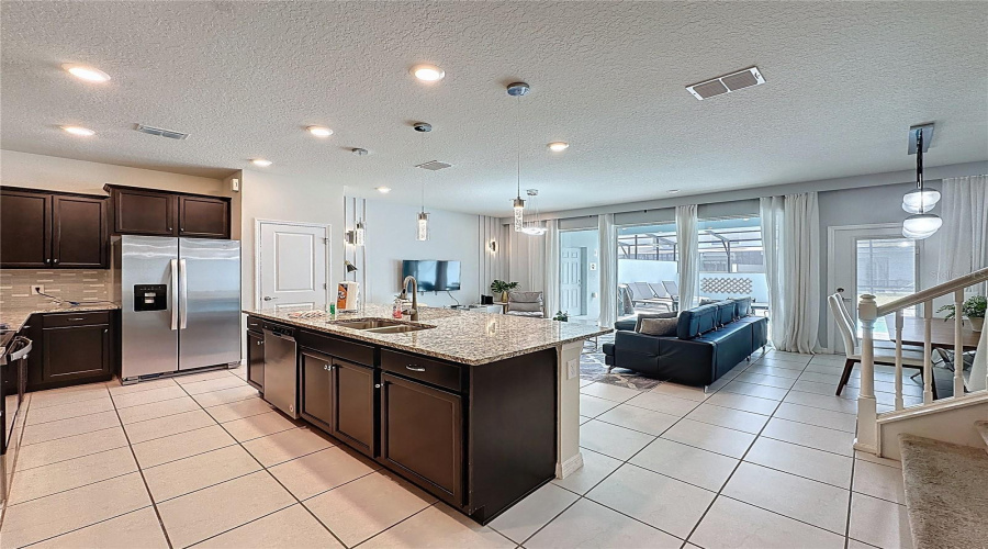 DAVENPORT, Florida 33897, 5 Bedrooms Bedrooms, ,4 BathroomsBathrooms,Residential,For Sale,LAVA TREE,0,MFRS5144197