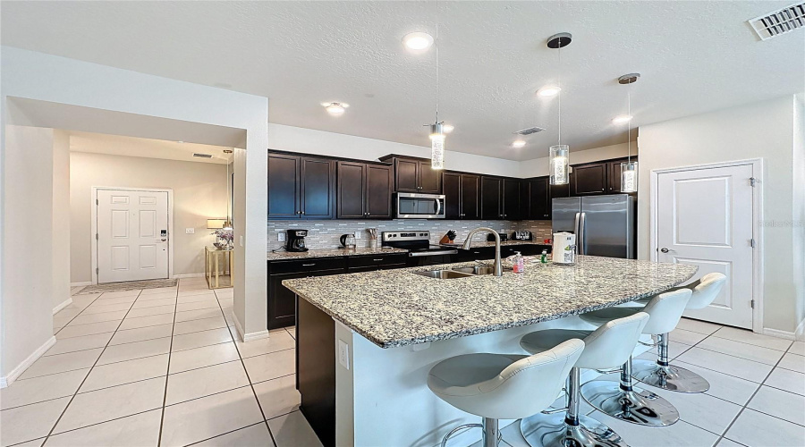 DAVENPORT, Florida 33897, 5 Bedrooms Bedrooms, ,4 BathroomsBathrooms,Residential,For Sale,LAVA TREE,0,MFRS5144197