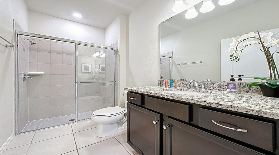 DAVENPORT, Florida 33897, 5 Bedrooms Bedrooms, ,4 BathroomsBathrooms,Residential,For Sale,LAVA TREE,0,MFRS5144197