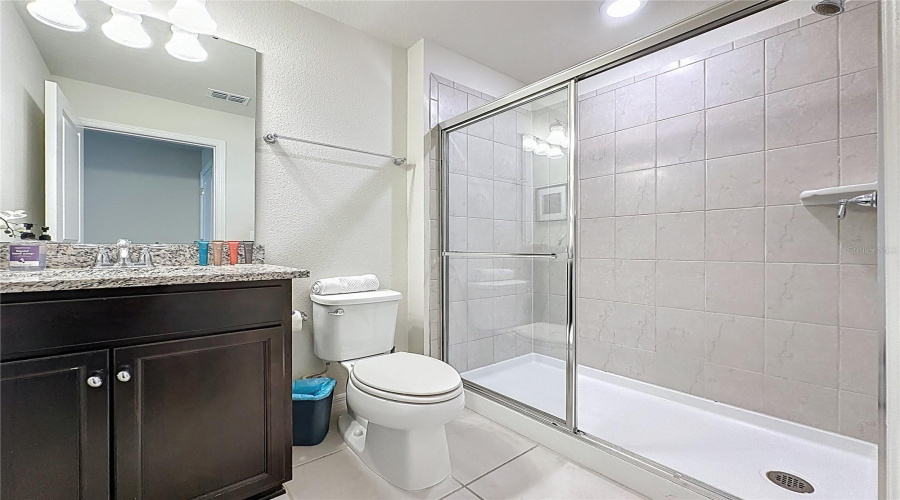 DAVENPORT, Florida 33897, 5 Bedrooms Bedrooms, ,4 BathroomsBathrooms,Residential,For Sale,LAVA TREE,0,MFRS5144197