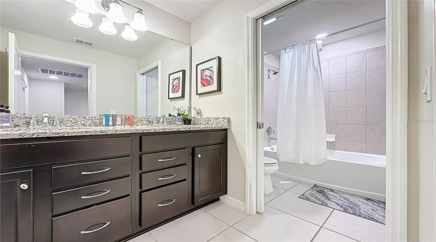 DAVENPORT, Florida 33897, 5 Bedrooms Bedrooms, ,4 BathroomsBathrooms,Residential,For Sale,LAVA TREE,0,MFRS5144197