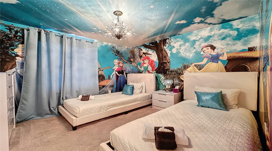 DAVENPORT, Florida 33897, 5 Bedrooms Bedrooms, ,4 BathroomsBathrooms,Residential,For Sale,LAVA TREE,0,MFRS5144197