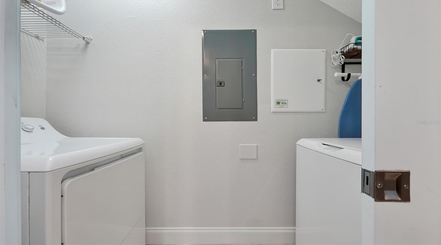 DAVENPORT, Florida 33896, 5 Bedrooms Bedrooms, ,2 BathroomsBathrooms,Residential,For Sale,CAPTIVA,0,MFRO6389046