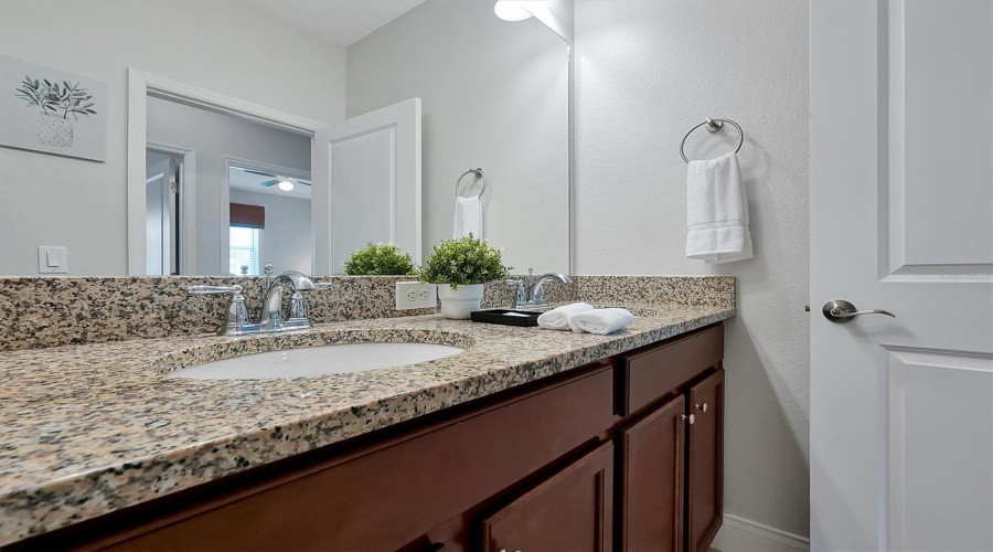 DAVENPORT, Florida 33896, 5 Bedrooms Bedrooms, ,2 BathroomsBathrooms,Residential,For Sale,CAPTIVA,0,MFRO6389046