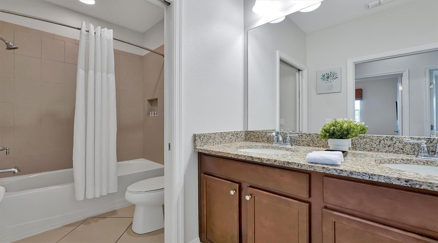 DAVENPORT, Florida 33896, 5 Bedrooms Bedrooms, ,2 BathroomsBathrooms,Residential,For Sale,CAPTIVA,0,MFRO6389046