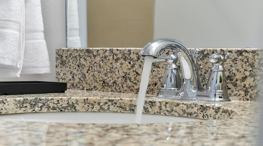 DAVENPORT, Florida 33896, 5 Bedrooms Bedrooms, ,2 BathroomsBathrooms,Residential,For Sale,CAPTIVA,0,MFRO6389046