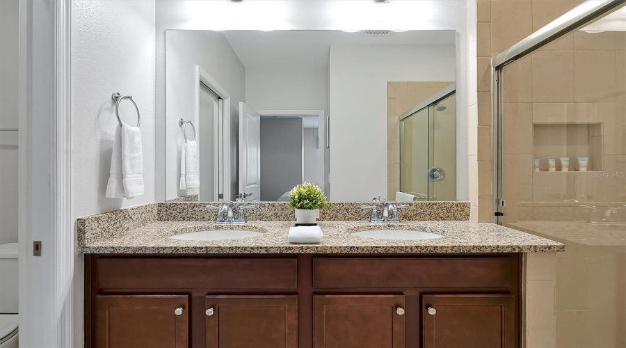 DAVENPORT, Florida 33896, 5 Bedrooms Bedrooms, ,2 BathroomsBathrooms,Residential,For Sale,CAPTIVA,0,MFRO6389046