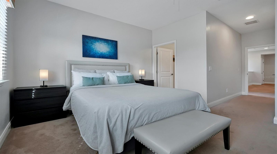 DAVENPORT, Florida 33896, 5 Bedrooms Bedrooms, ,2 BathroomsBathrooms,Residential,For Sale,CAPTIVA,0,MFRO6389046