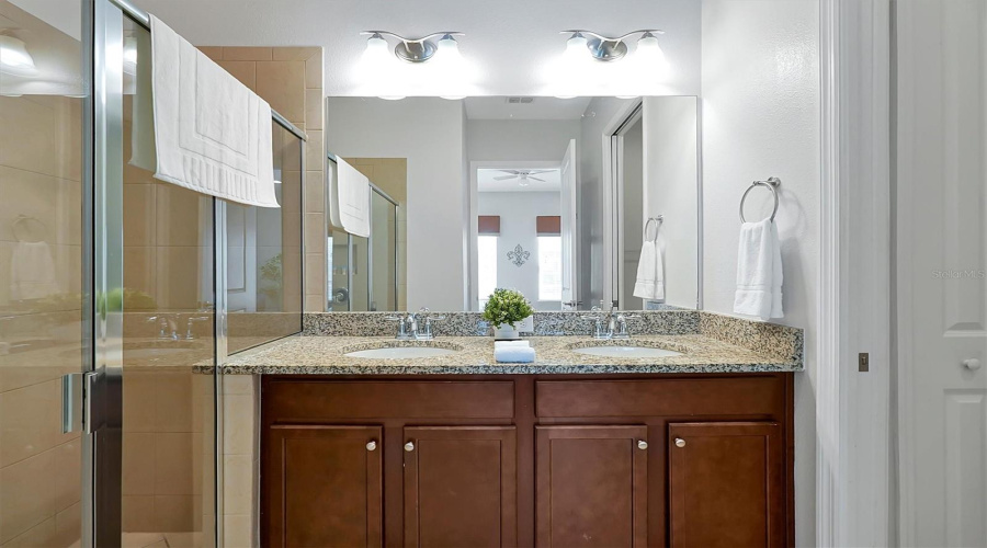 DAVENPORT, Florida 33896, 5 Bedrooms Bedrooms, ,2 BathroomsBathrooms,Residential,For Sale,CAPTIVA,0,MFRO6389046