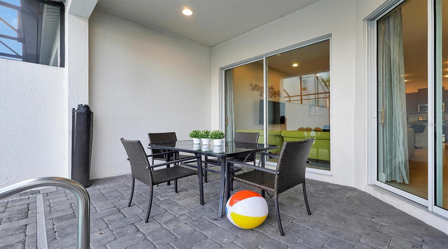 DAVENPORT, Florida 33896, 5 Bedrooms Bedrooms, ,2 BathroomsBathrooms,Residential,For Sale,CAPTIVA,0,MFRO6389046