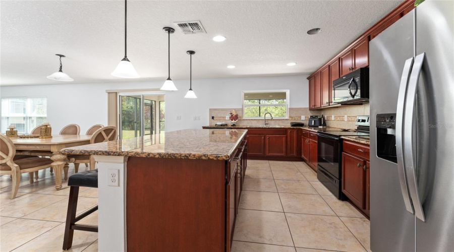 KISSIMMEE, Florida 34746, 3 Bedrooms Bedrooms, ,2 BathroomsBathrooms,Residential,For Sale,BLUE DIAMOND,0,MFRO6387480