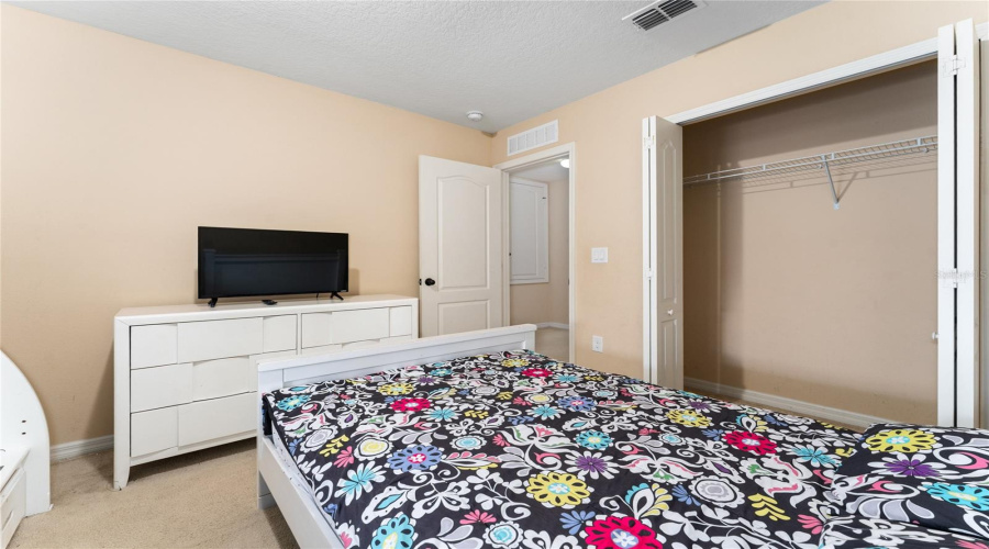 KISSIMMEE, Florida 34746, 3 Bedrooms Bedrooms, ,2 BathroomsBathrooms,Residential,For Sale,BLUE DIAMOND,0,MFRO6387480