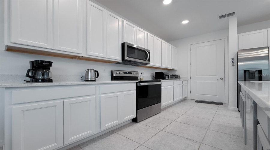 DAVENPORT, Florida 33896, 3 Bedrooms Bedrooms, ,2 BathroomsBathrooms,Residential,For Sale,DISCOVERY,0,MFRO6387502