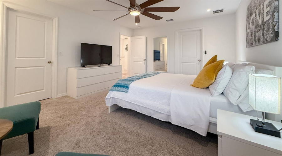 DAVENPORT, Florida 33896, 3 Bedrooms Bedrooms, ,2 BathroomsBathrooms,Residential,For Sale,DISCOVERY,0,MFRO6387502