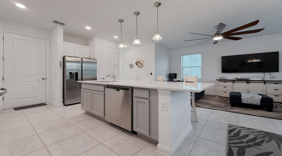 DAVENPORT, Florida 33896, 3 Bedrooms Bedrooms, ,2 BathroomsBathrooms,Residential,For Sale,DISCOVERY,0,MFRO6387502