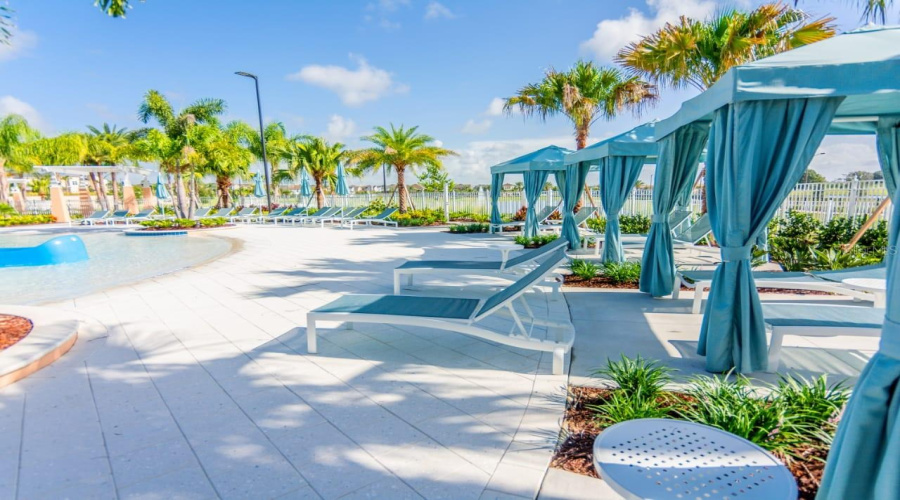 KISSIMMEE, Florida 34747, 4 Bedrooms Bedrooms, ,4 BathroomsBathrooms,Residential,For Sale,CAREY PALM,0,MFRTB8482952