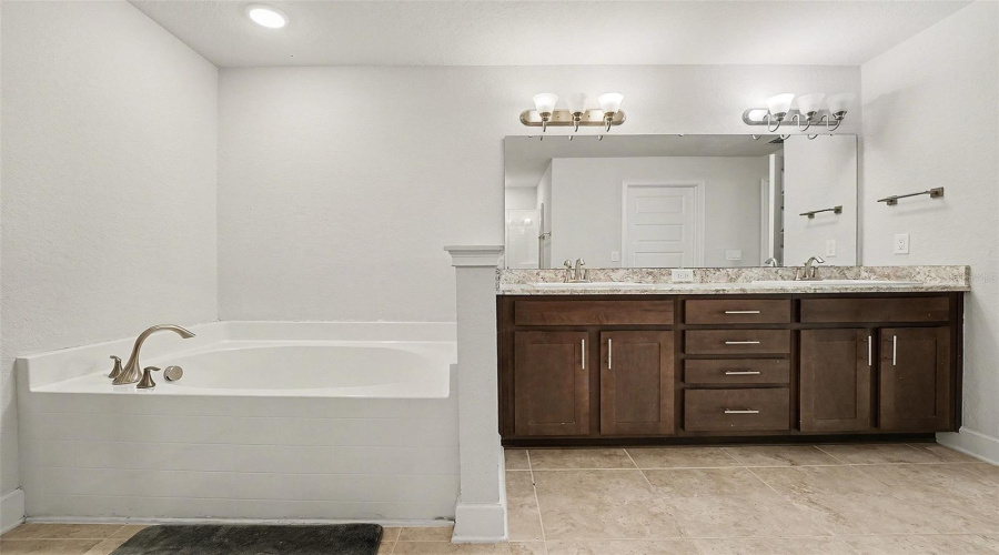 DAVENPORT, Florida 33837, 4 Bedrooms Bedrooms, ,3 BathroomsBathrooms,Residential,For Sale,CITRUS POINTE,0,MFRTB8484252