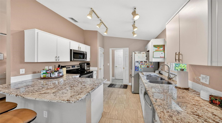 DAVENPORT, Florida 33837, 3 Bedrooms Bedrooms, ,2 BathroomsBathrooms,Residential,For Sale,ASHLEY,0,MFRO6389262