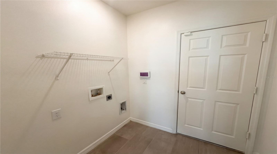 DAVENPORT, Florida 33897, 4 Bedrooms Bedrooms, ,2 BathroomsBathrooms,Residential,For Sale,BELLA VISTA,0,MFRO6389378