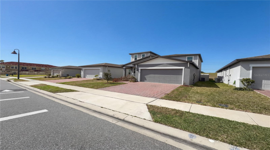 DAVENPORT, Florida 33897, 4 Bedrooms Bedrooms, ,2 BathroomsBathrooms,Residential,For Sale,BELLA VISTA,0,MFRO6389378