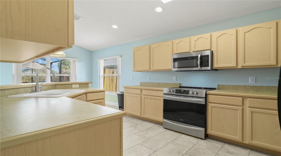 KISSIMMEE, Florida 34747, 4 Bedrooms Bedrooms, ,3 BathroomsBathrooms,Residential,For Sale,ROARING CREEK,0,MFRO6389502