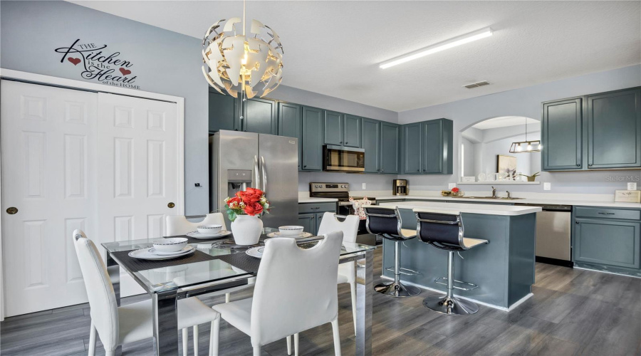 DAVENPORT, Florida 33837, 6 Bedrooms Bedrooms, ,4 BathroomsBathrooms,Residential,For Sale,ORANGE COSMOS,0,MFRP4938091