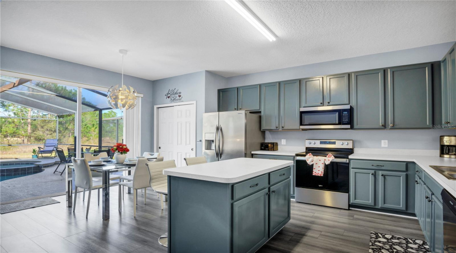 DAVENPORT, Florida 33837, 6 Bedrooms Bedrooms, ,4 BathroomsBathrooms,Residential,For Sale,ORANGE COSMOS,0,MFRP4938091