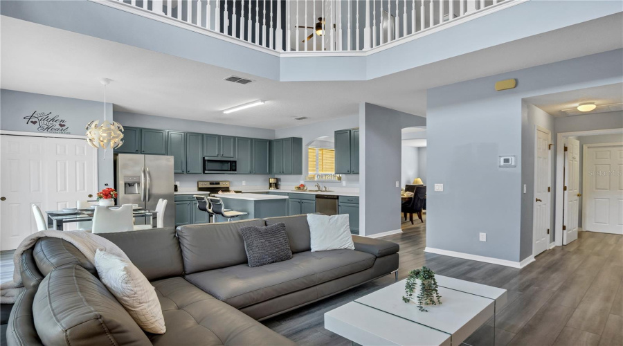 DAVENPORT, Florida 33837, 6 Bedrooms Bedrooms, ,4 BathroomsBathrooms,Residential,For Sale,ORANGE COSMOS,0,MFRP4938091