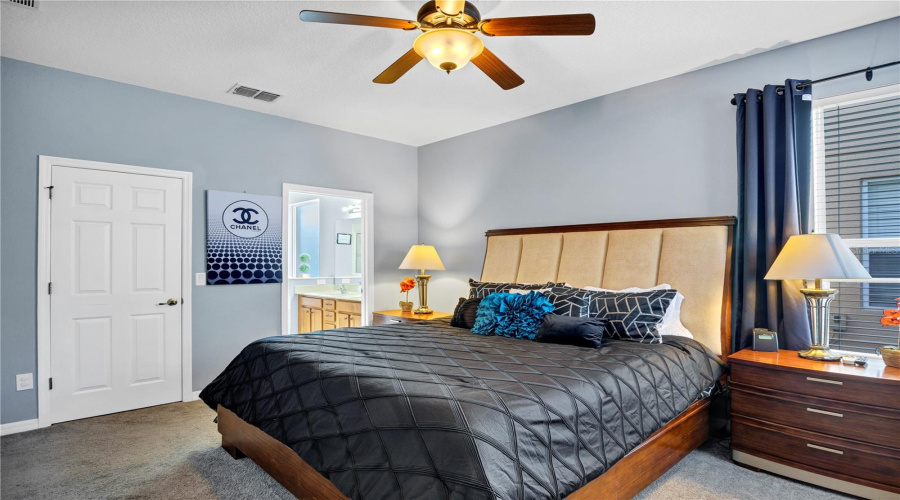 DAVENPORT, Florida 33837, 6 Bedrooms Bedrooms, ,4 BathroomsBathrooms,Residential,For Sale,ORANGE COSMOS,0,MFRP4938091