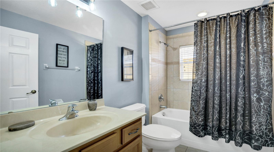 DAVENPORT, Florida 33837, 6 Bedrooms Bedrooms, ,4 BathroomsBathrooms,Residential,For Sale,ORANGE COSMOS,0,MFRP4938091