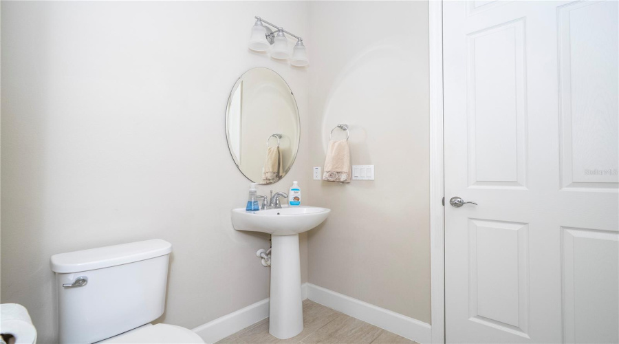 ORLANDO, Florida 32836, 4 Bedrooms Bedrooms, ,3 BathroomsBathrooms,Residential,For Sale,ROYAL ESTATES,0,MFRO6388072