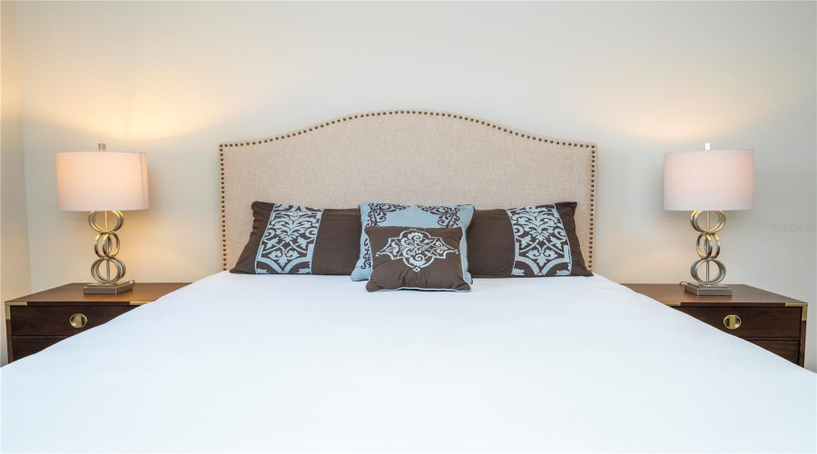 ORLANDO, Florida 32836, 4 Bedrooms Bedrooms, ,3 BathroomsBathrooms,Residential,For Sale,ROYAL ESTATES,0,MFRO6388072