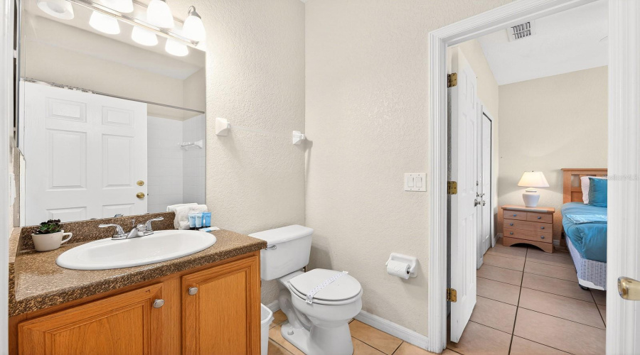 Main floor full bath.