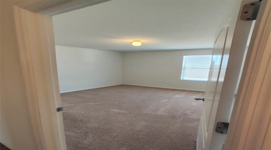 DAVENPORT, Florida 33837, 4 Bedrooms Bedrooms, ,2 BathroomsBathrooms,Residential,For Sale,NOVA,0,MFRO6388173